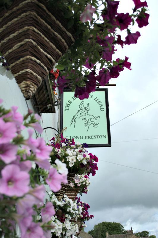 Отель The Boars Head Long Preston Экстерьер фото
